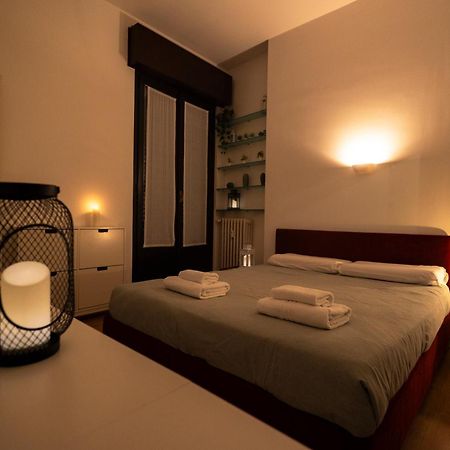 The Lantern Flat - Darsena Area Apartment Milan Luaran gambar