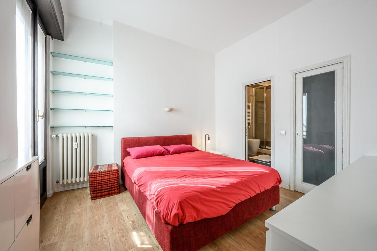 The Lantern Flat - Darsena Area Apartment Milan Luaran gambar