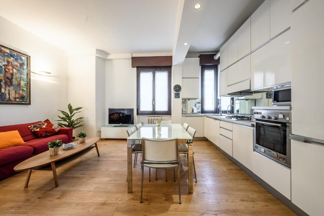 The Lantern Flat - Darsena Area Apartment Milan Luaran gambar