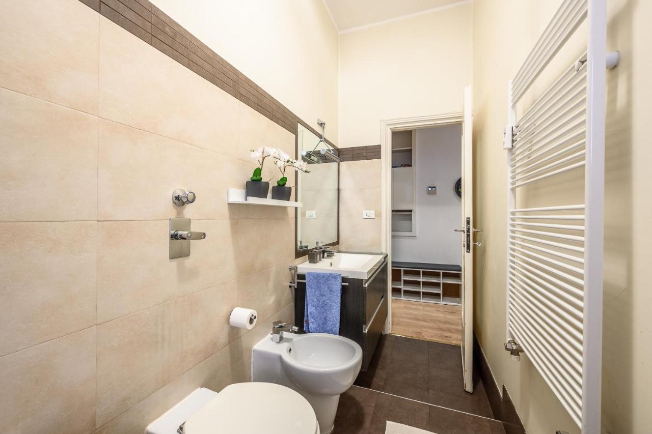 The Lantern Flat - Darsena Area Apartment Milan Luaran gambar