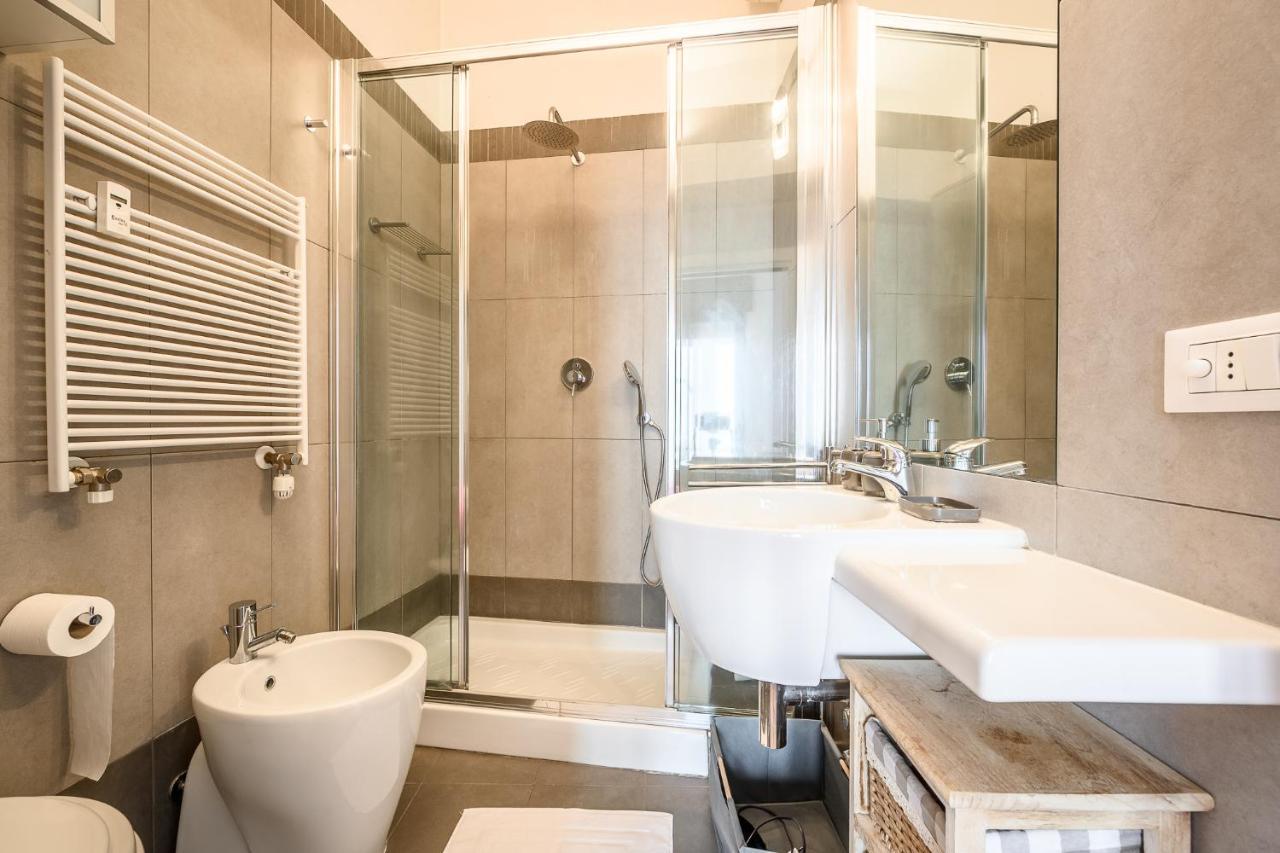The Lantern Flat - Darsena Area Apartment Milan Luaran gambar