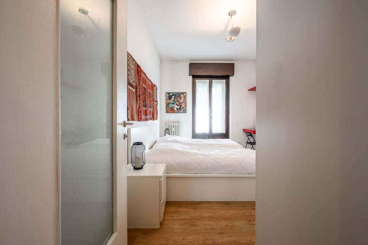 The Lantern Flat - Darsena Area Apartment Milan Luaran gambar