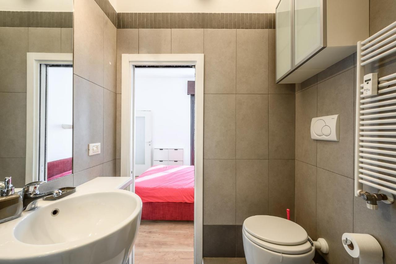 The Lantern Flat - Darsena Area Apartment Milan Luaran gambar